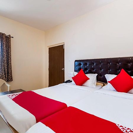 Super Oyo G P Residency Hotel Kakinada Luaran gambar