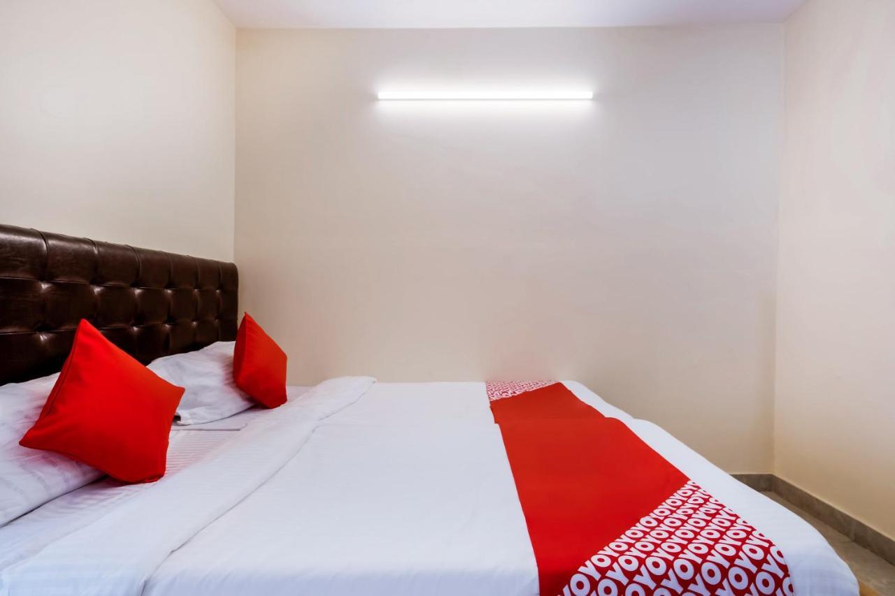 Super Oyo G P Residency Hotel Kakinada Luaran gambar
